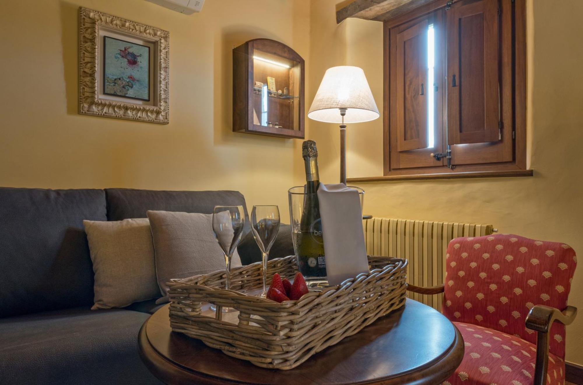 Hotel Cal Sastre Санта-Пау Номер фото